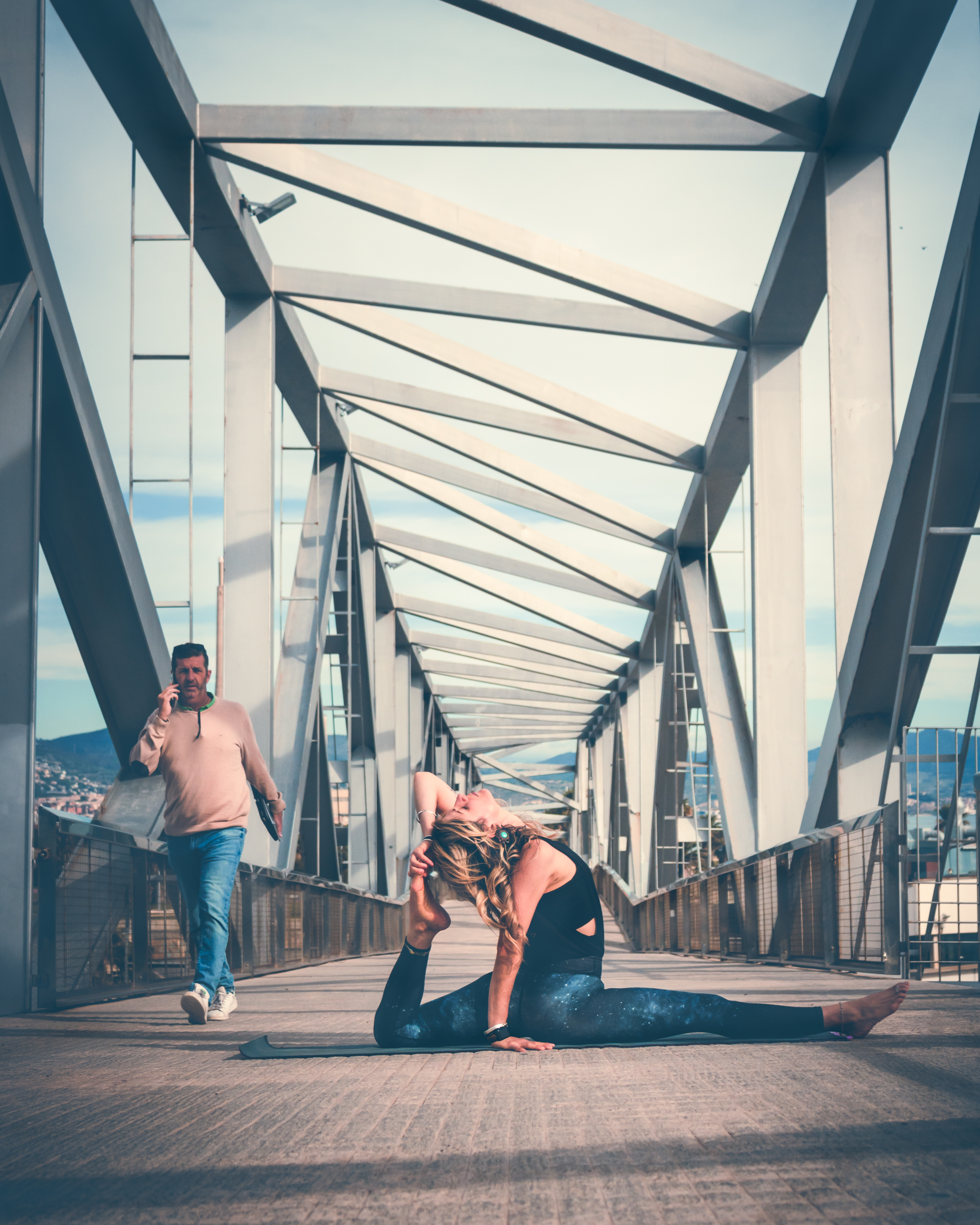 Yoga en el puente